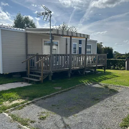 Camping Domaine De *